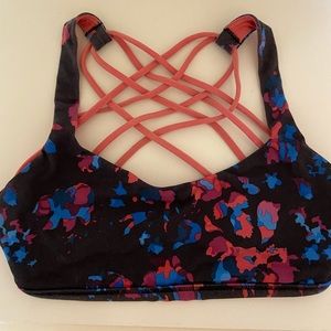 Lululemon sports bra